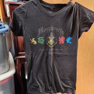 Vintage Hogwarts black cap sleeve tshirt Wizard World Harry Potter SMALL